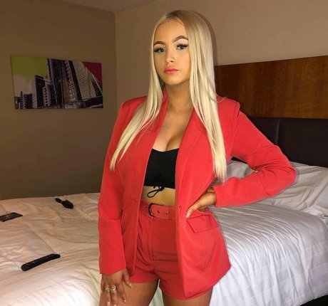 Lucy M model pornographic pictures