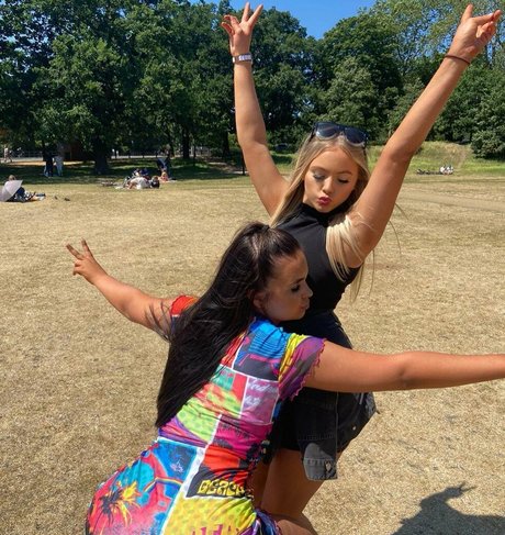 Lucy M hot model pictures