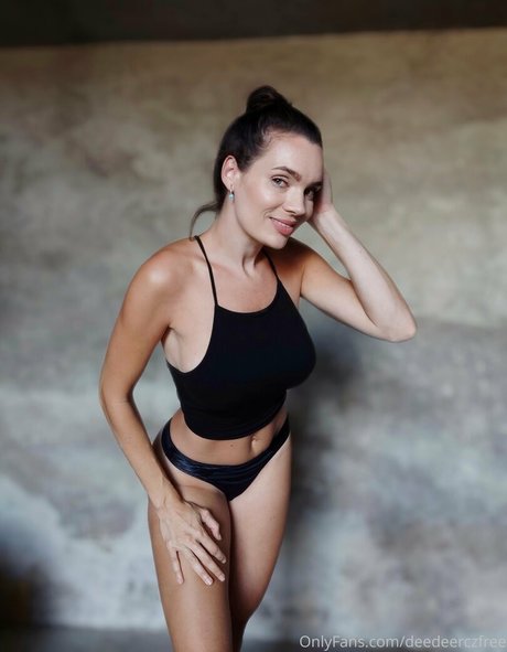 deedeerczfree nude pornstar pics