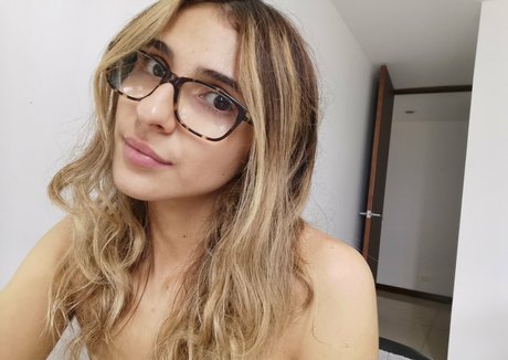 xperteaseing model pornographic galleries