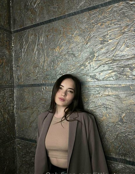 skinny big ass onlyfans erotic image