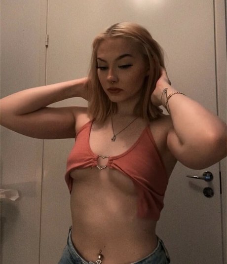 Miranda Felicia naked pornstar archive