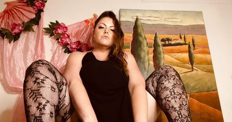 nakitaconstanzo model naked pics