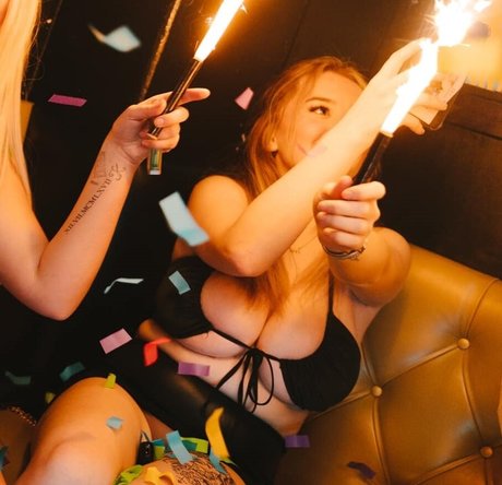 tiktok stars onlyfans sexy galleries