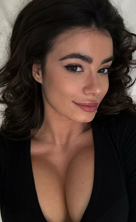 elebertolifree star xxx photo