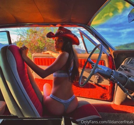 lildancerfreak hot actress pics