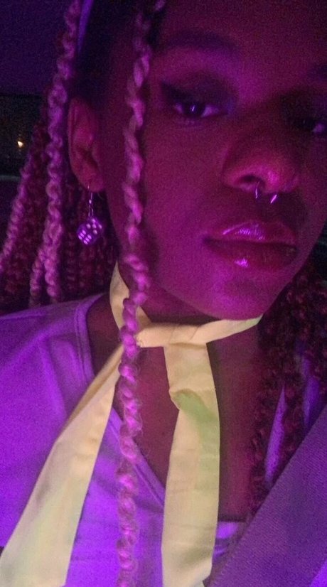 deedeeinyourdms beautiful pornstar images