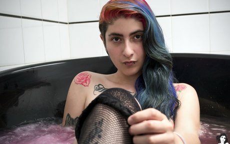 Karenzio nudes star photos