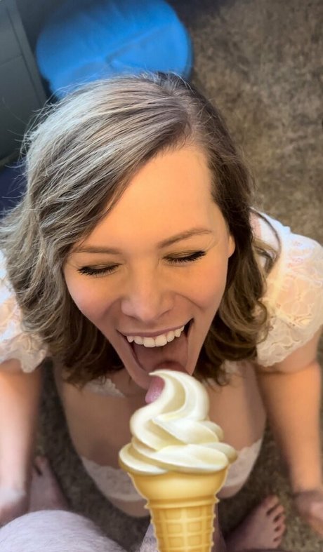 jessicamooreofficial model sexy pics