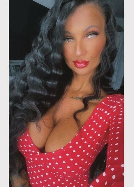 That inked girl_ pornstar adult pictures