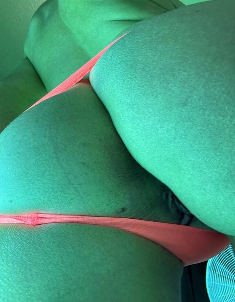 Elizabeth ash erotic star pic