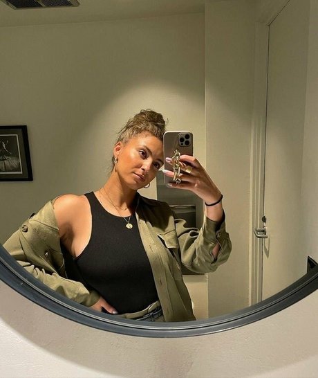 Tori Kelly high quality star archive