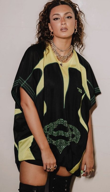 Tori Kelly pornographic star galleries