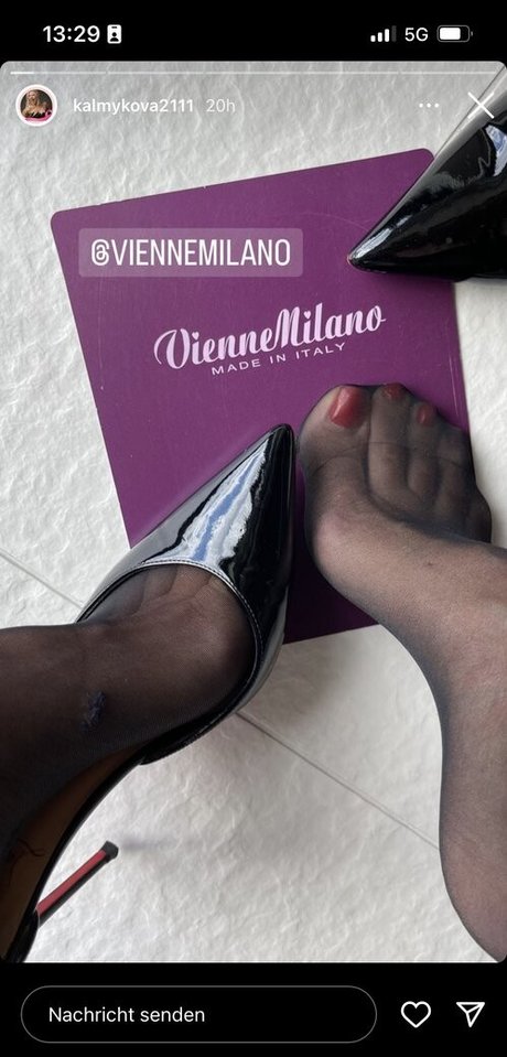 shemale handjob onlyfans art nude pics