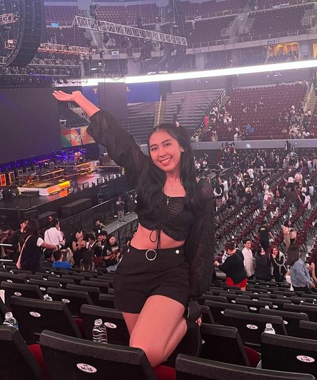 nininplays star erotic picture