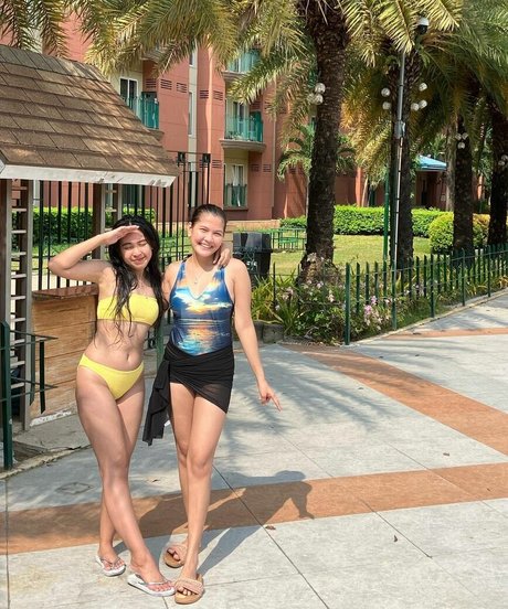 nininplays star nudes picture