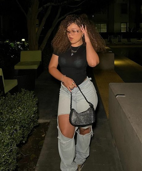 Tahani Anderson star nudes galleries