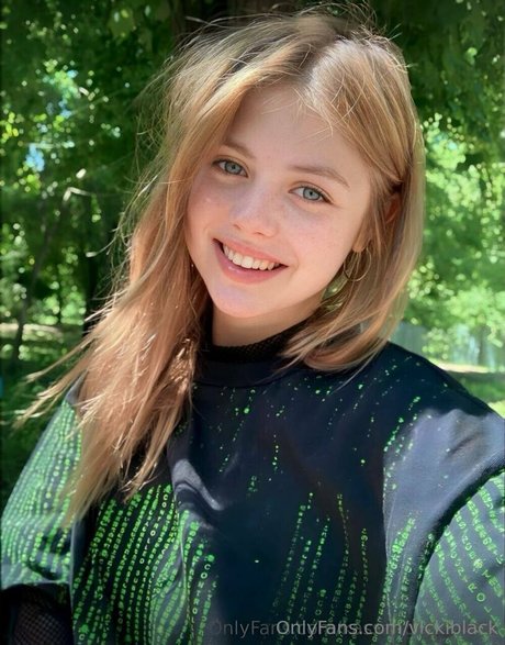 vickiblack exclusive actress pictures