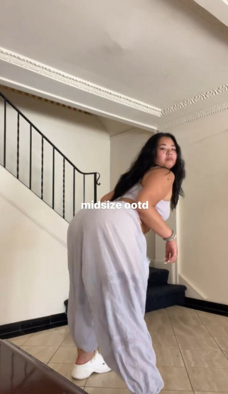 chloroblasts model pornographic photos