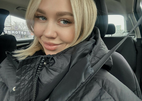 laleria model high quality img