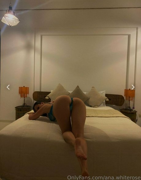 Ana Whiterose beautiful star photo