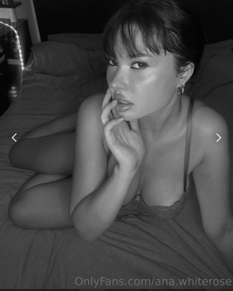 Ana Whiterose star free galleries