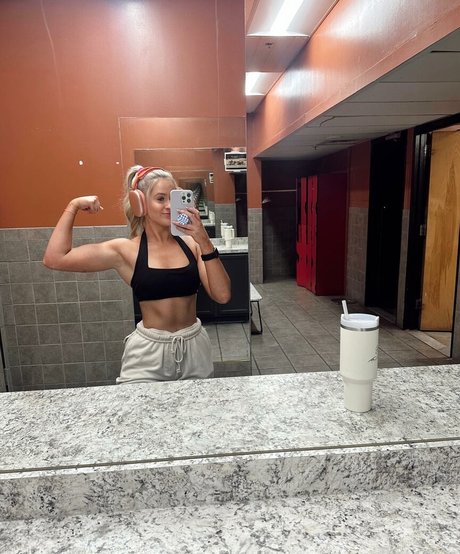 Jen Cardinal nude actress gallery