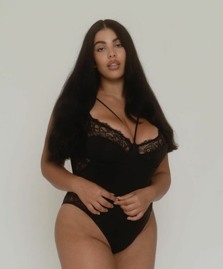 Shay Zanco erotic model img