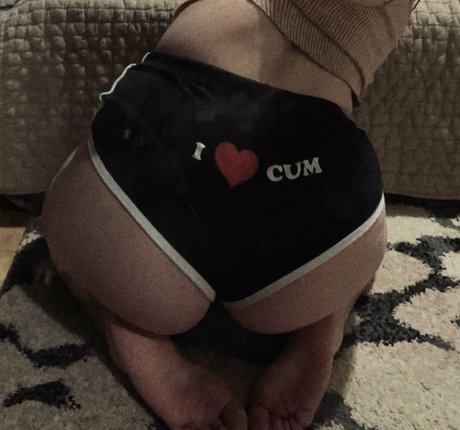 Hotjorts model sexy pictures