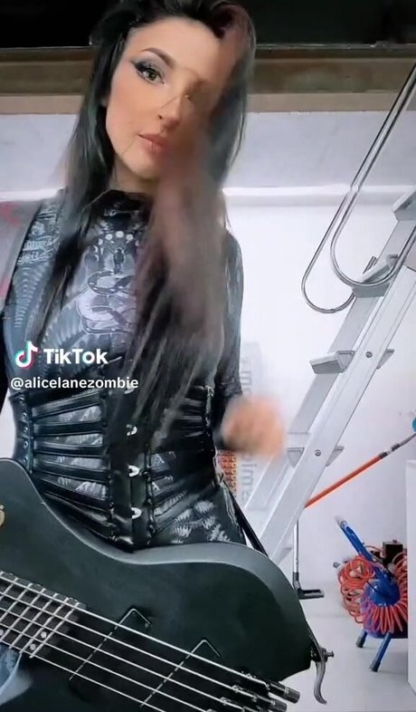 Alice Lane Pandini pornstar sexy galleries