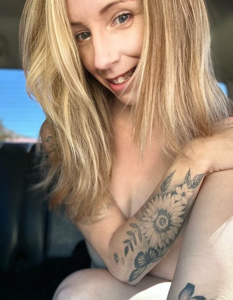 m d g star hot photo