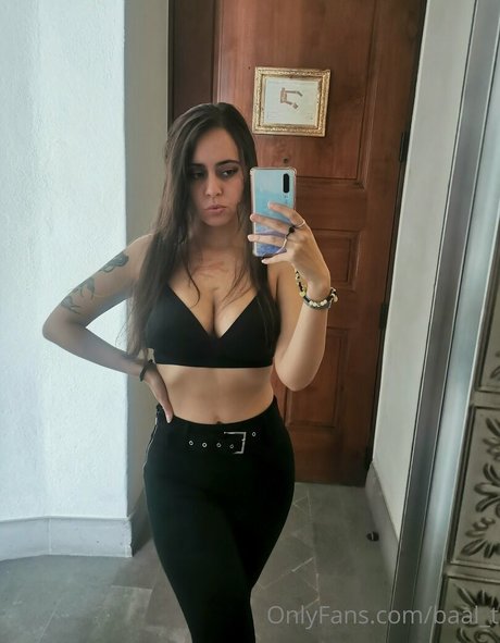 baal T model sexy photo