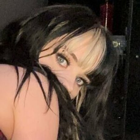 Sweetmuffiins nice model image