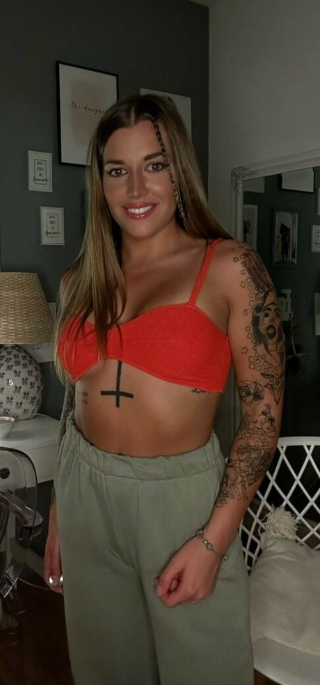 Silvia and Eveline Dellai pornstar art galleries