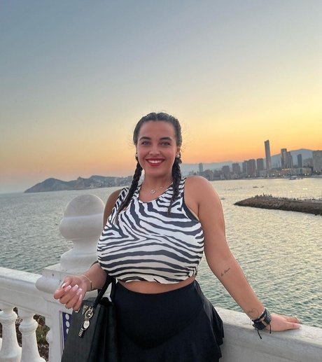 Anneris art model picture