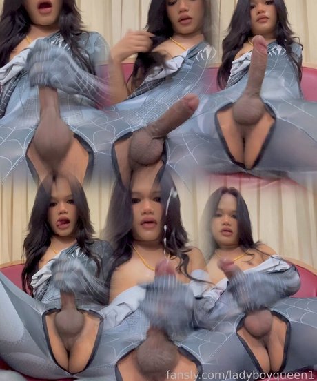 ladyboyqueen1 Quick photo