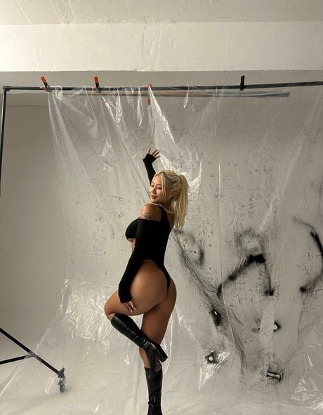 Lee Jaebeol erotic pornstar images