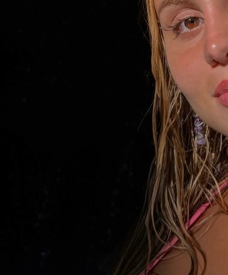 Lara Juc_ nice pornstar image