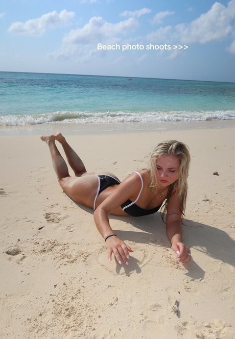 Julia Hart star exclusive photos