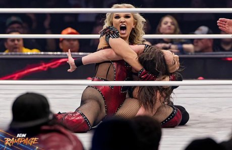 Julia Hart porn model pictures