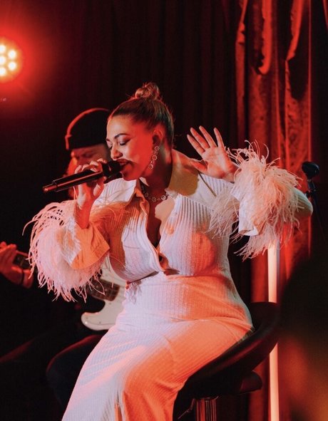 Mahalia star naked image