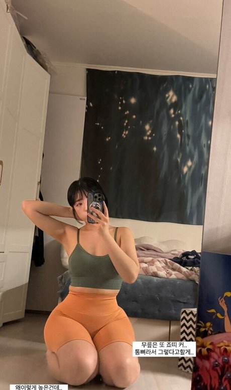 Heeheemoon model naked pic