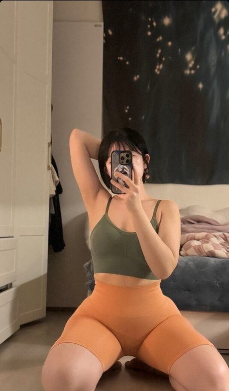 Heeheemoon pornstar free image