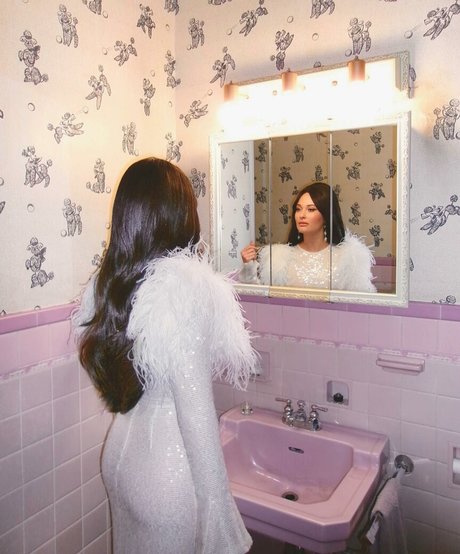 Kacey Musgraves art model pictures