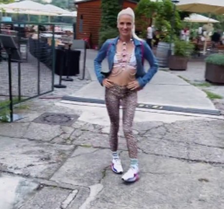 Schnuggie91 pornographic actress pic