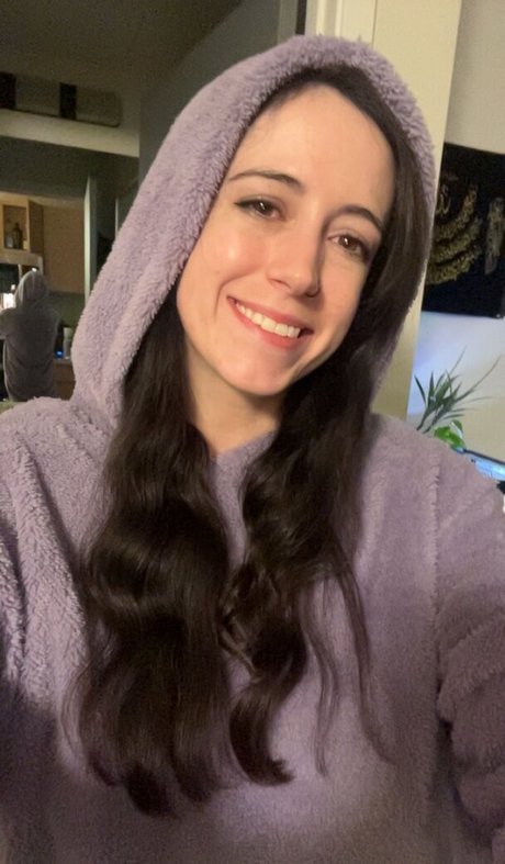 shakicast nice model photo