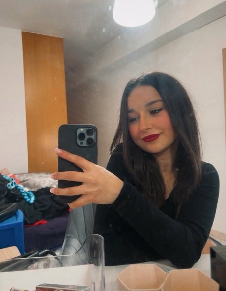 narjess sexy model img