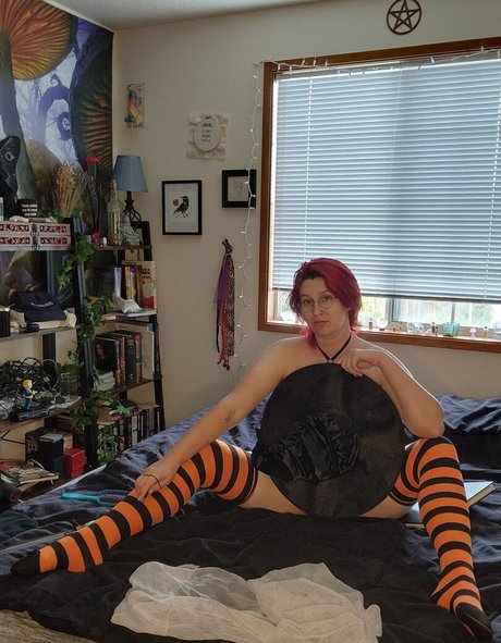 GodQueen99 erotic model pics