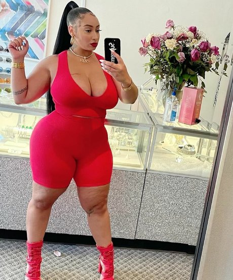 tylea adore exclusive model images