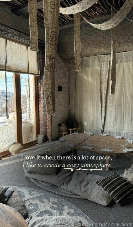 MonroCocos star sexy images